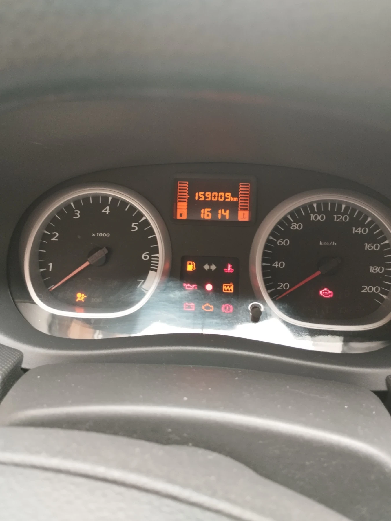 Dacia Duster 1.6i 16v 105hp benzin - изображение 9