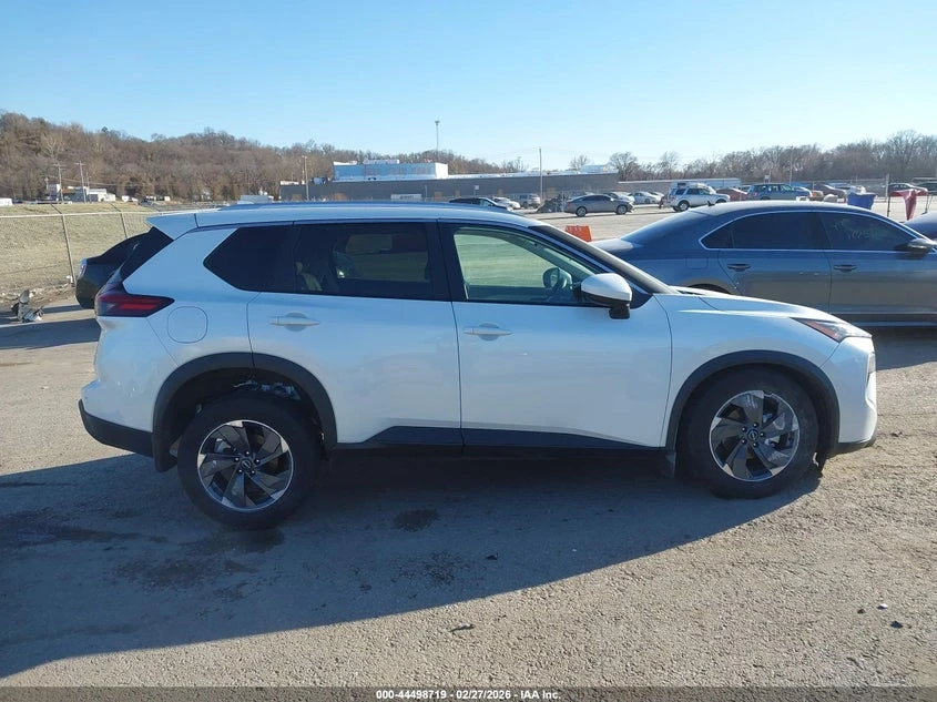 Nissan Rogue 1.5l Sv Fwd, снимка 13 - Автомобили и джипове - 54424576