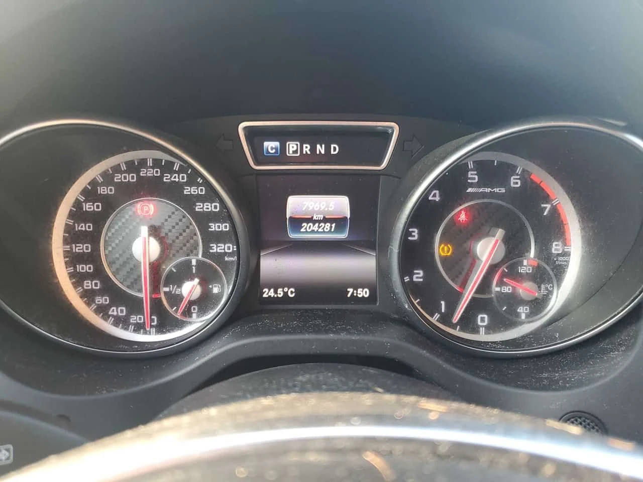 Mercedes-Benz GLA 45 AMG АВТОКРЕДИТ * ГЛАВНО ПРЕДСТАВИТЕЛСТВО, снимка 8 - Автомобили и джипове - 55396203