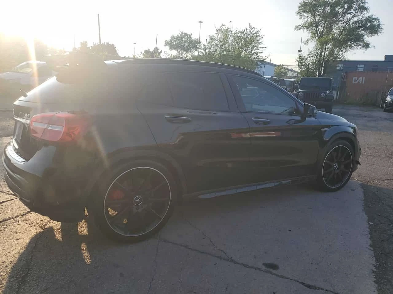 Mercedes-Benz GLA 45 AMG АВТОКРЕДИТ * ГЛАВНО ПРЕДСТАВИТЕЛСТВО, снимка 4 - Автомобили и джипове - 55396203