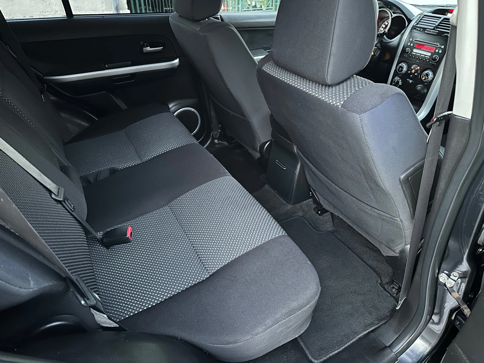 Suzuki Grand vitara 2.0i 140к.с., снимка 12 - Автомобили и джипове - 55437177