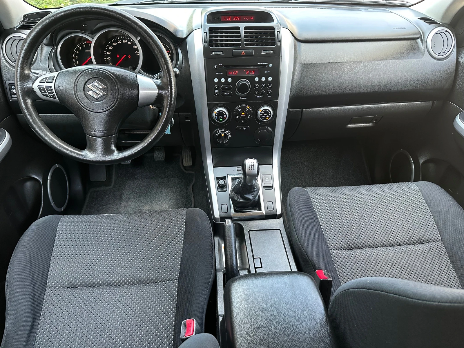 Suzuki Grand vitara 2.0i 140к.с., снимка 14 - Автомобили и джипове - 55437177