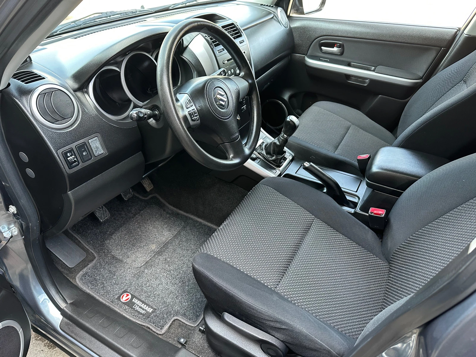 Suzuki Grand vitara 2.0i 140к.с., снимка 9 - Автомобили и джипове - 55437177