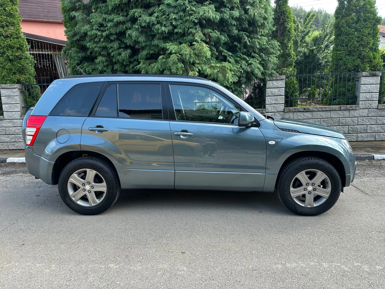 Suzuki Grand vitara 2.0i 140к.с., снимка 2 - Автомобили и джипове - 55437177