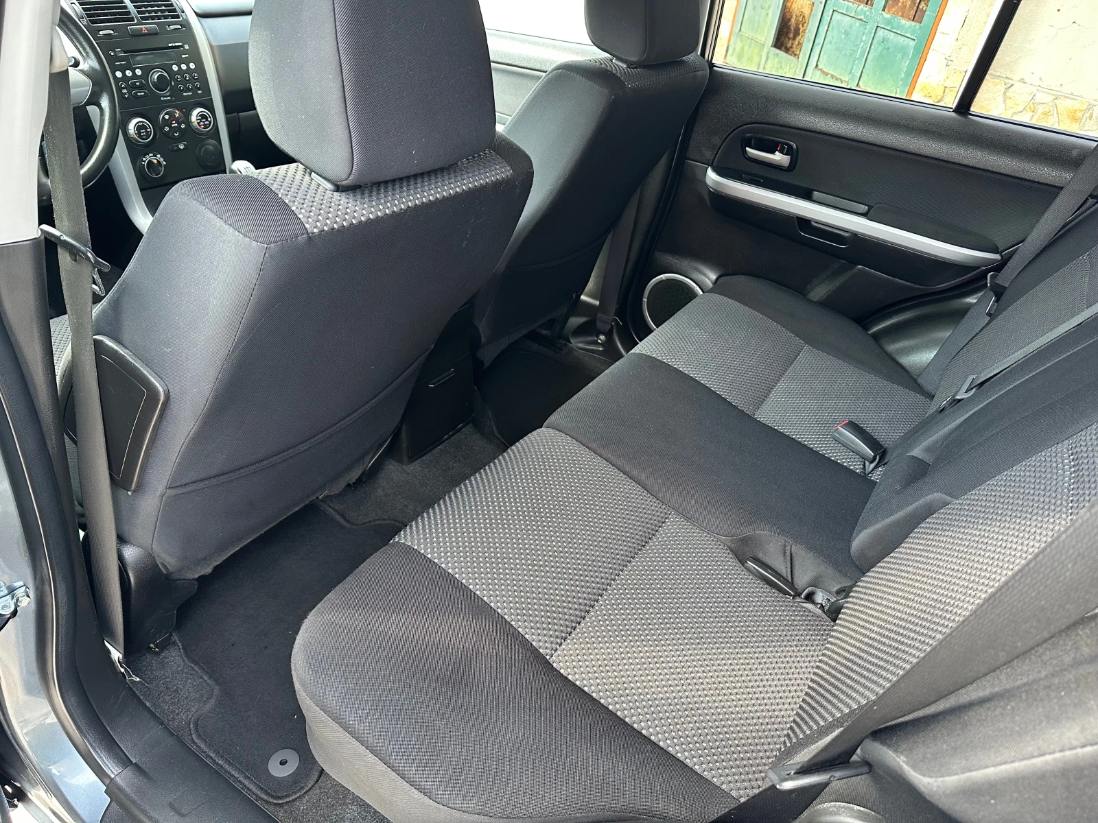Suzuki Grand vitara 2.0i 140к.с., снимка 10 - Автомобили и джипове - 55437177