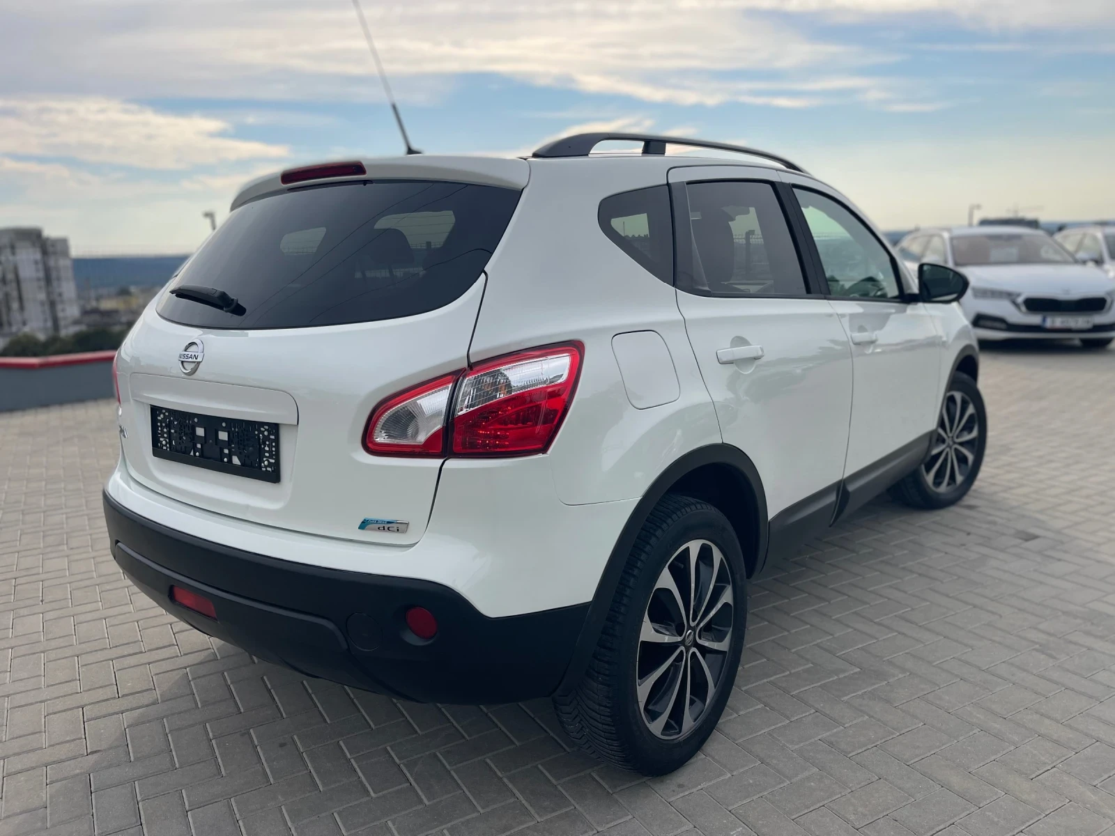 Nissan Qashqai Камери 360, снимка 4 - Автомобили и джипове - 56411707