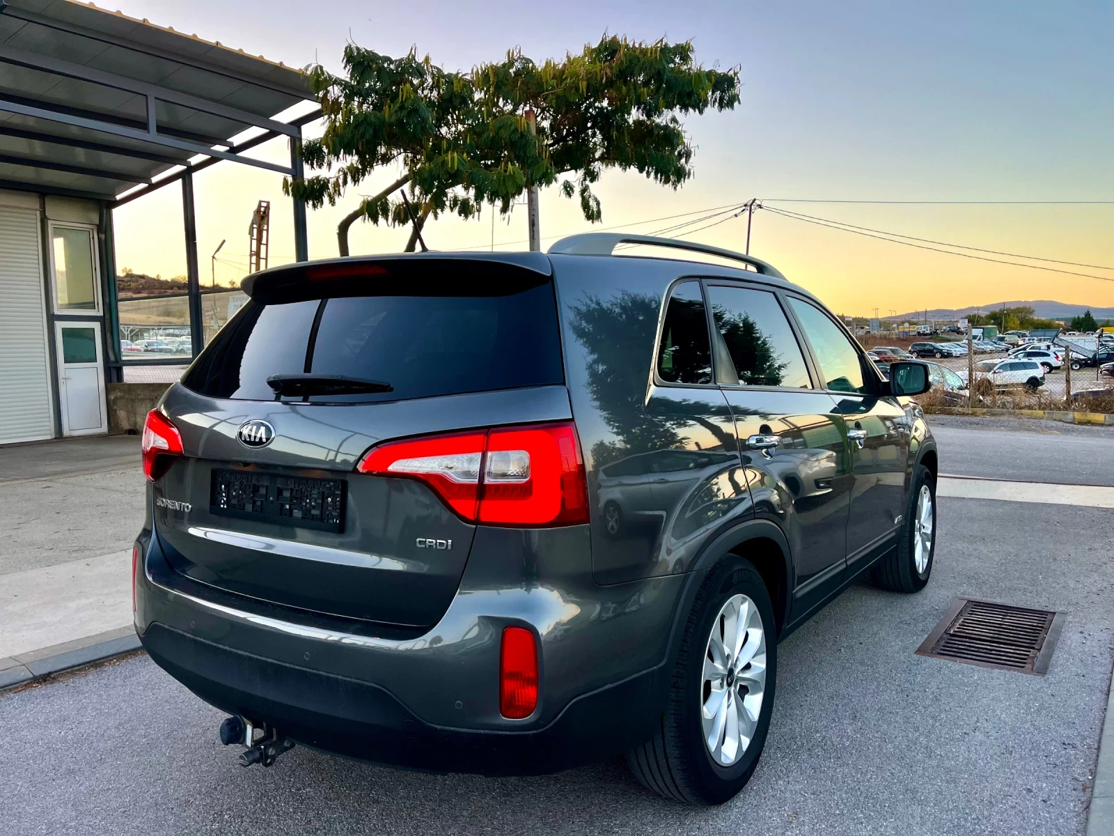 Kia Sorento 2.0 CRDI 4x4 - 7 места, снимка 4 - Автомобили и джипове - 56528305