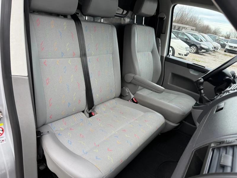 VW Transporter 2.5TDI KLIMA ДЪЛГА БАЗА, снимка 12 - Бусове и автобуси - 53444704