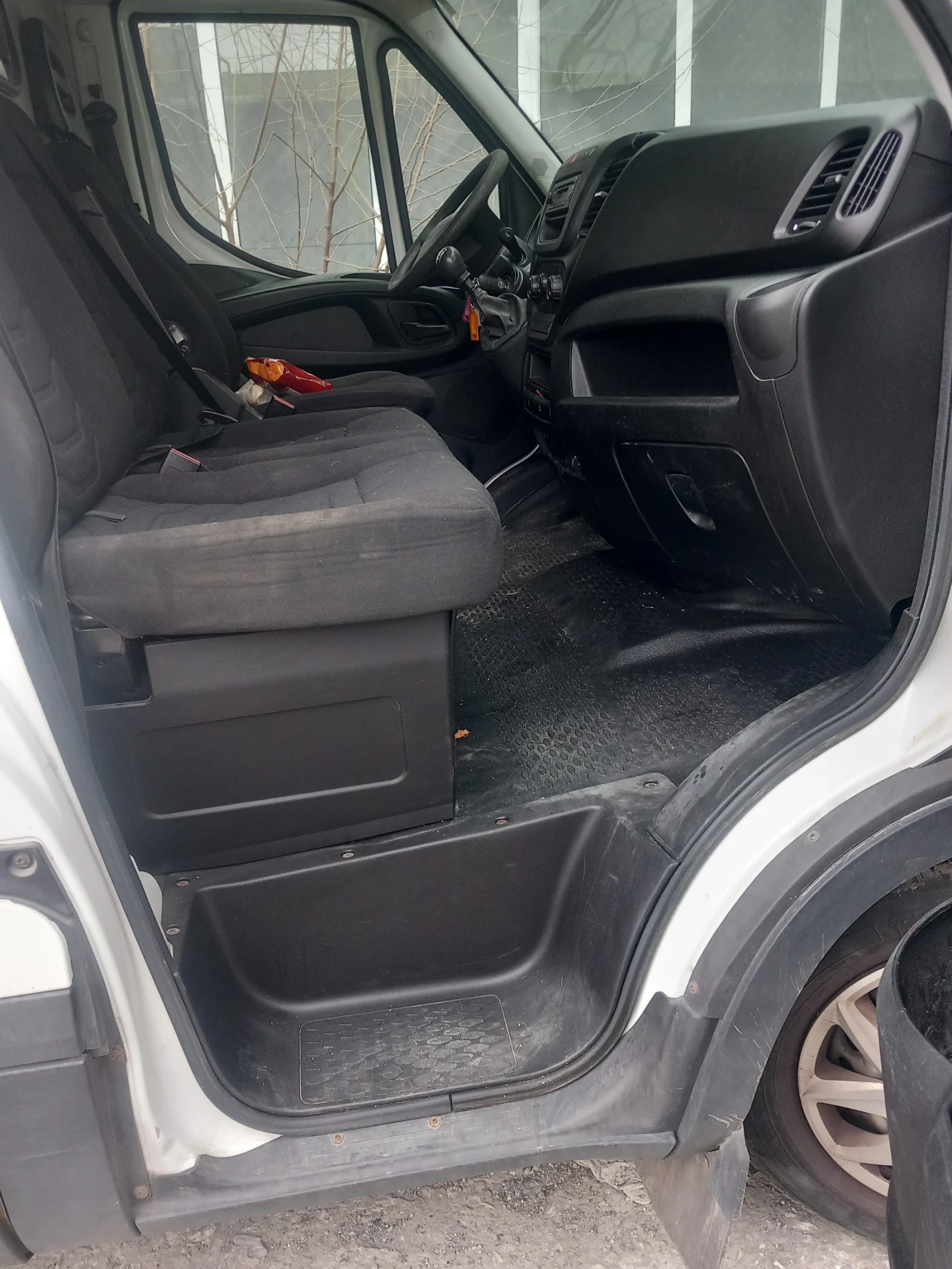 Iveco Daily 35s15, снимка 8 - Бусове и автобуси - 53953757