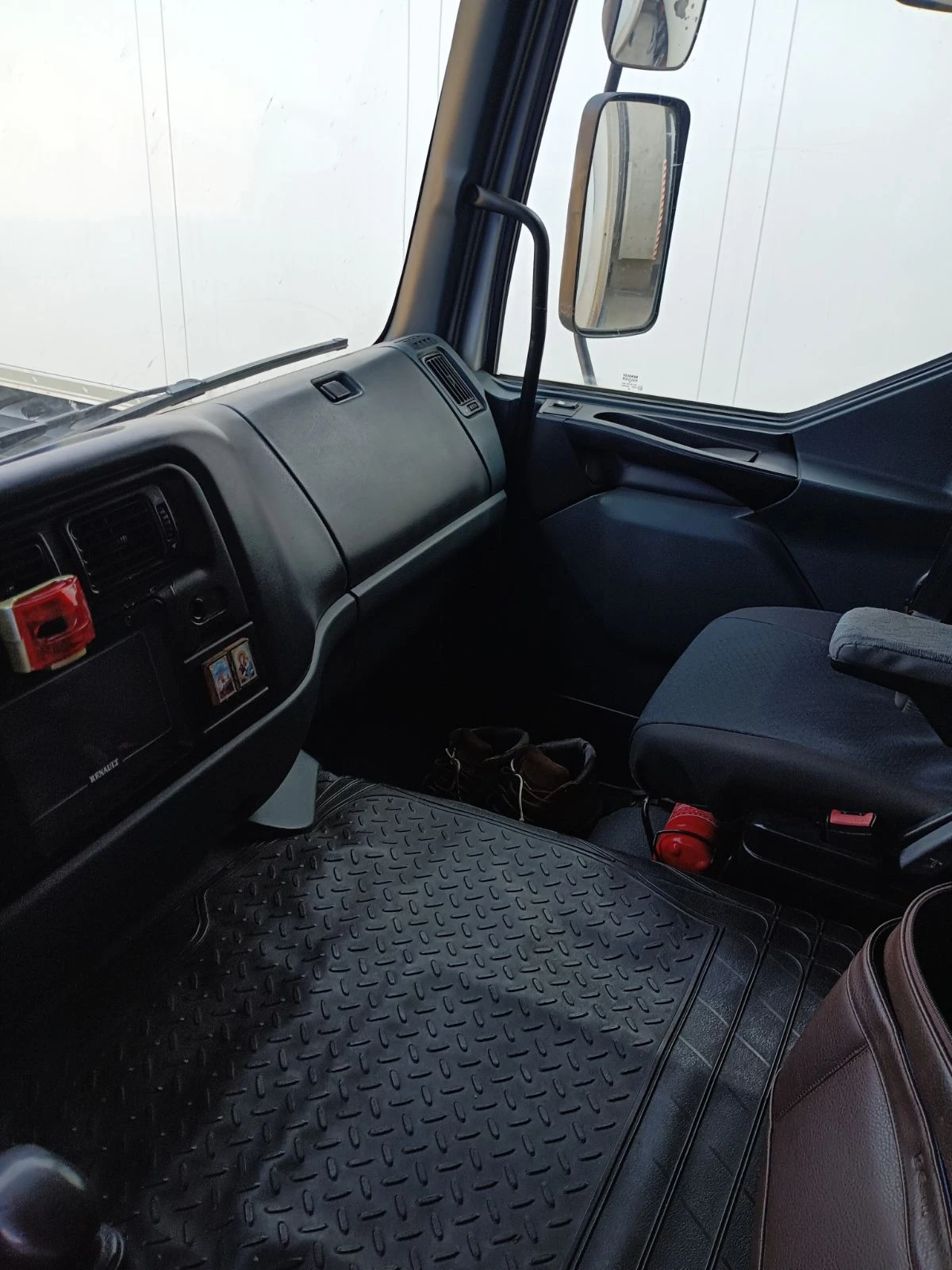 Renault Premium  - изображение 10