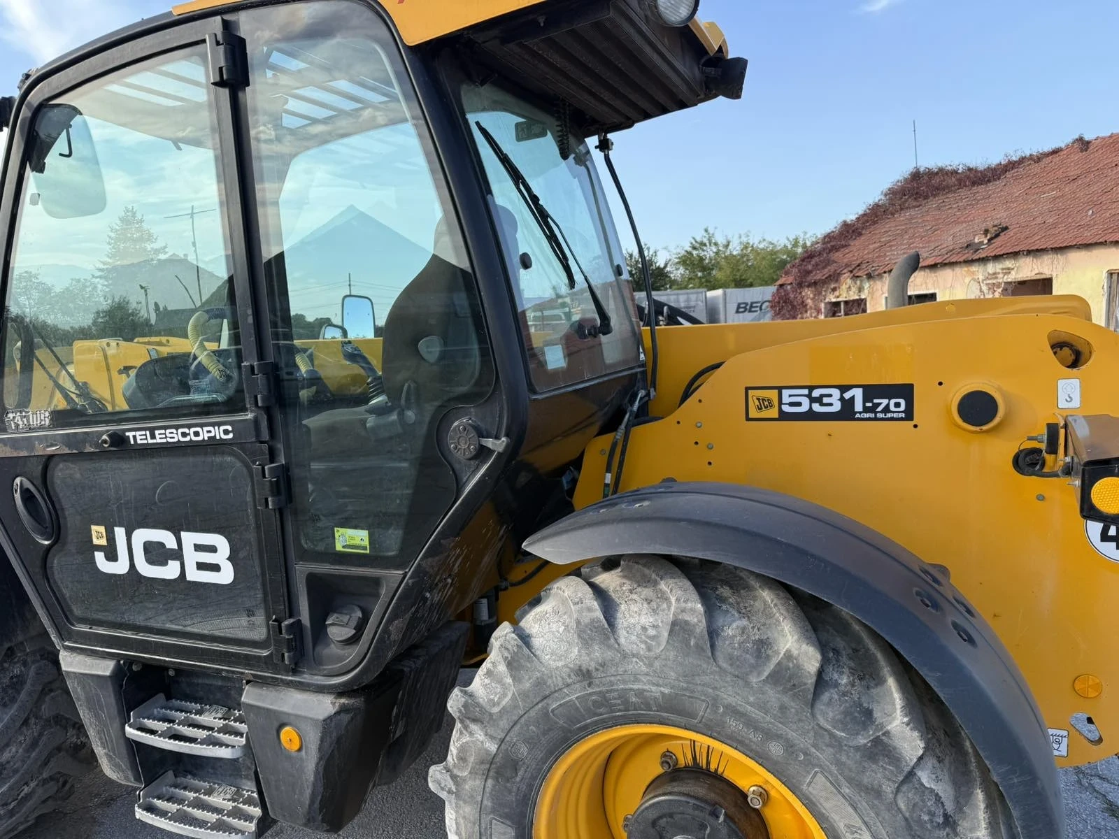 Телескопичен товарач JCB 531-70, снимка 3 - Селскостопанска техника - 56598504