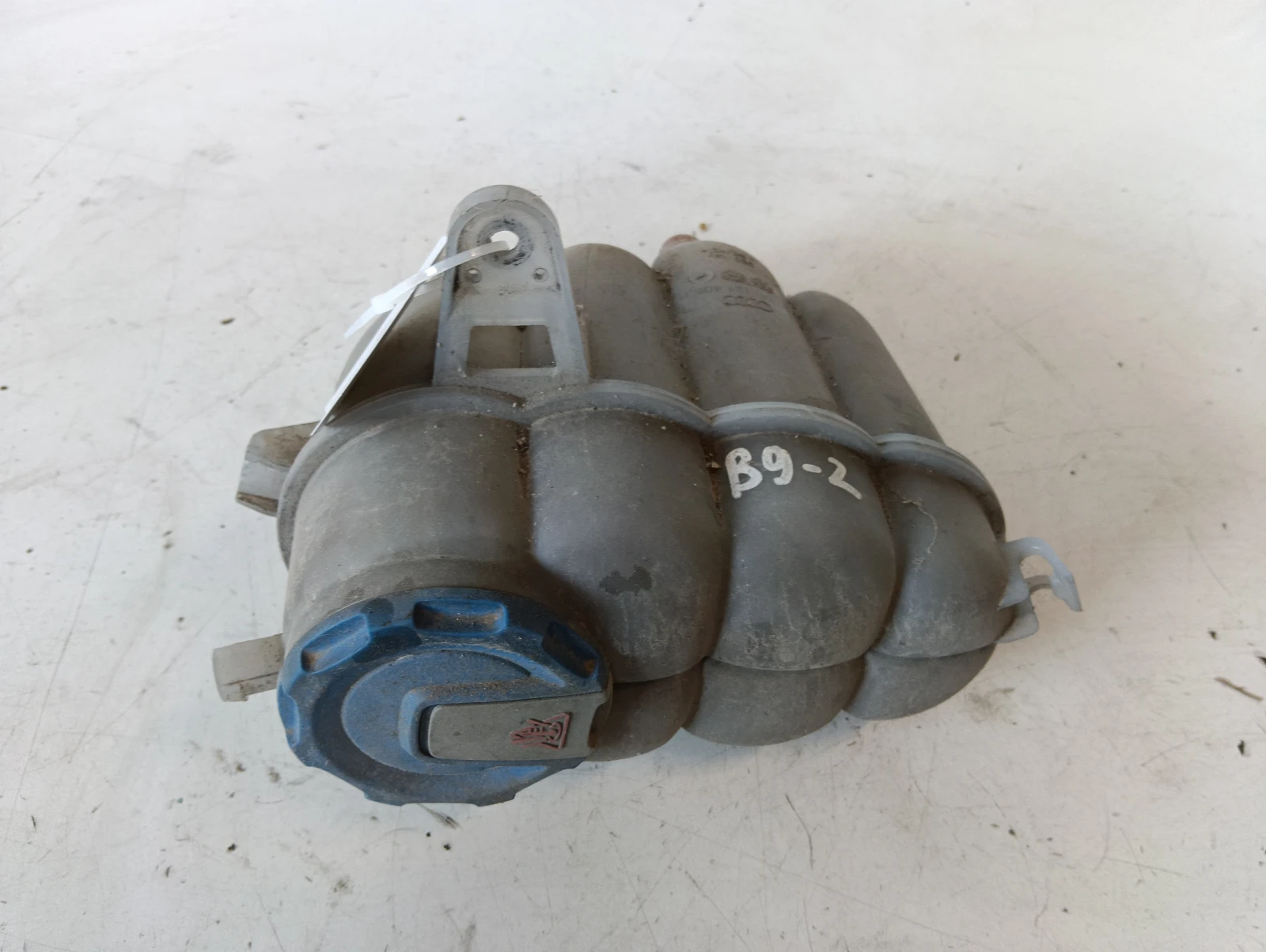 казанче антифриз 8W0121405E 2.0TDI Audi A4