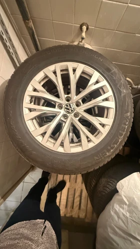        235/65R18  VW Touareg