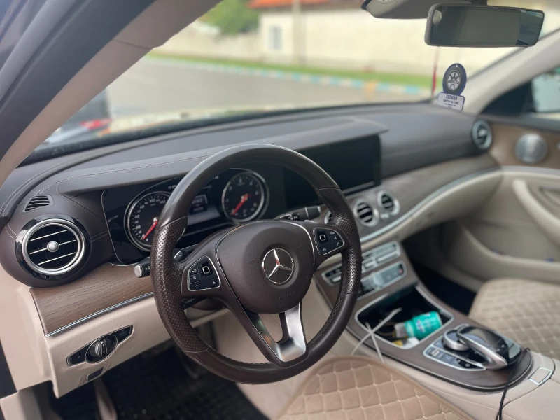 Mercedes-Benz E 350 9G-TRONIC  4-MATIC, снимка 10 - Автомобили и джипове - 52668628