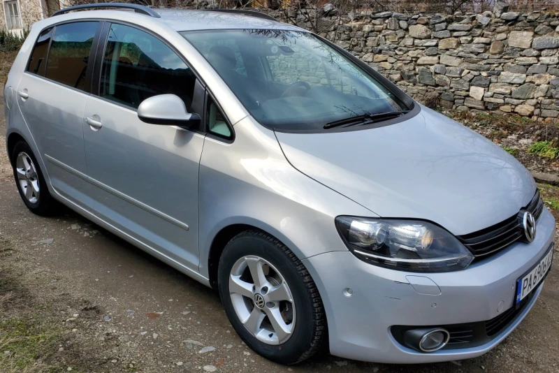 VW Golf Plus 6 BIFUEL/LPG 1.6i 102кс * Bi Xenon* Печка* Камера, снимка 2 - Автомобили и джипове - 49511160