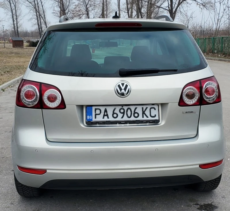 VW Golf Plus 6 BIFUEL/Газ 1.6i 102кс * Bi Xenon* Печка* Камера*, снимка 5 - Автомобили и джипове - 49511160