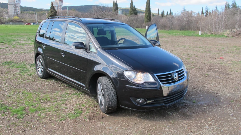 VW Touran ФАБРИЧЕН МЕТАН CNG, снимка 2 - Автомобили и джипове - 49560996