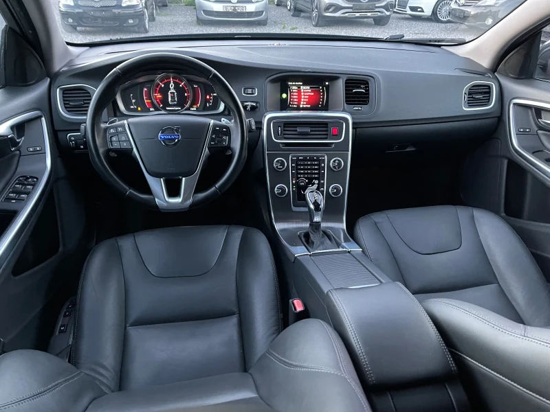 Volvo V60 D4, 2.0, 181Hp, Автоматик, Навигация, Кожа, Памет, снимка 11 - Автомобили и джипове - 51548844
