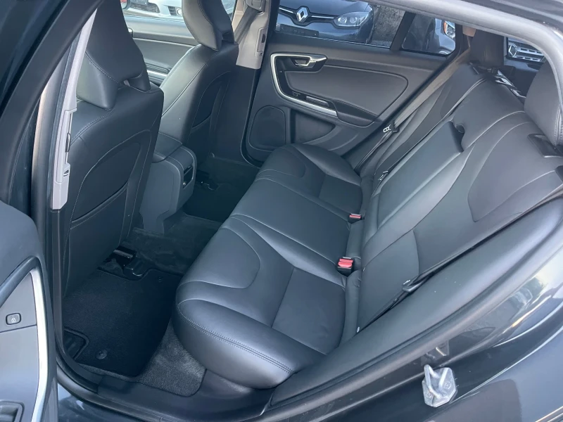 Volvo V60 D4, 2.0, 181Hp, Автоматик, Навигация, Кожа, Памет, снимка 13 - Автомобили и джипове - 51548844