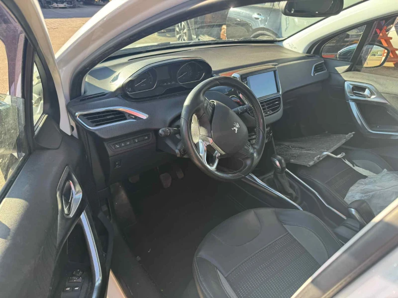 Peugeot 2008 1.6 HDI, снимка 5 - Автомобили и джипове - 51729687