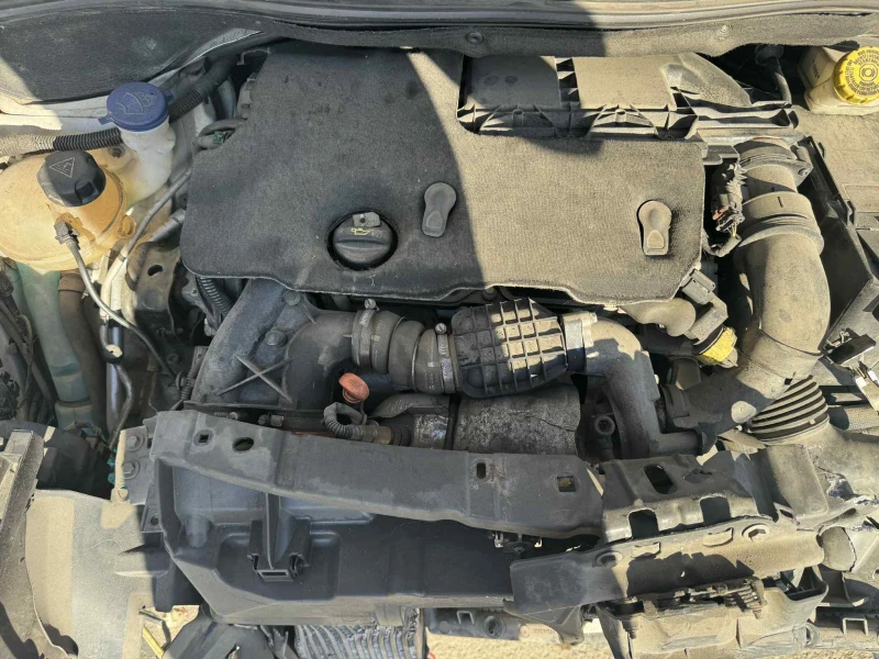 Peugeot 2008 1.6 HDI, снимка 6 - Автомобили и джипове - 51729687