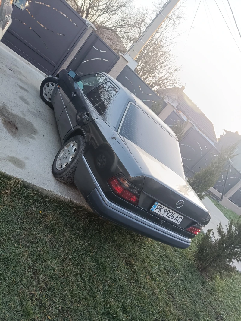 Mercedes-Benz 124 200E, снимка 4 - Автомобили и джипове - 52841573