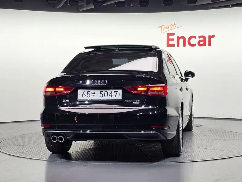 Audi A3 2.0 TFSI, снимка 4 - Автомобили и джипове - 54971507