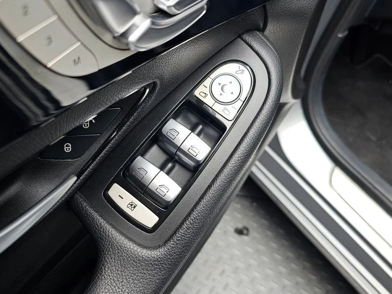 Mercedes-Benz C 200 * W205* C220D* ЦЕНАДОБГ!, снимка 17 - Автомобили и джипове - 55604994