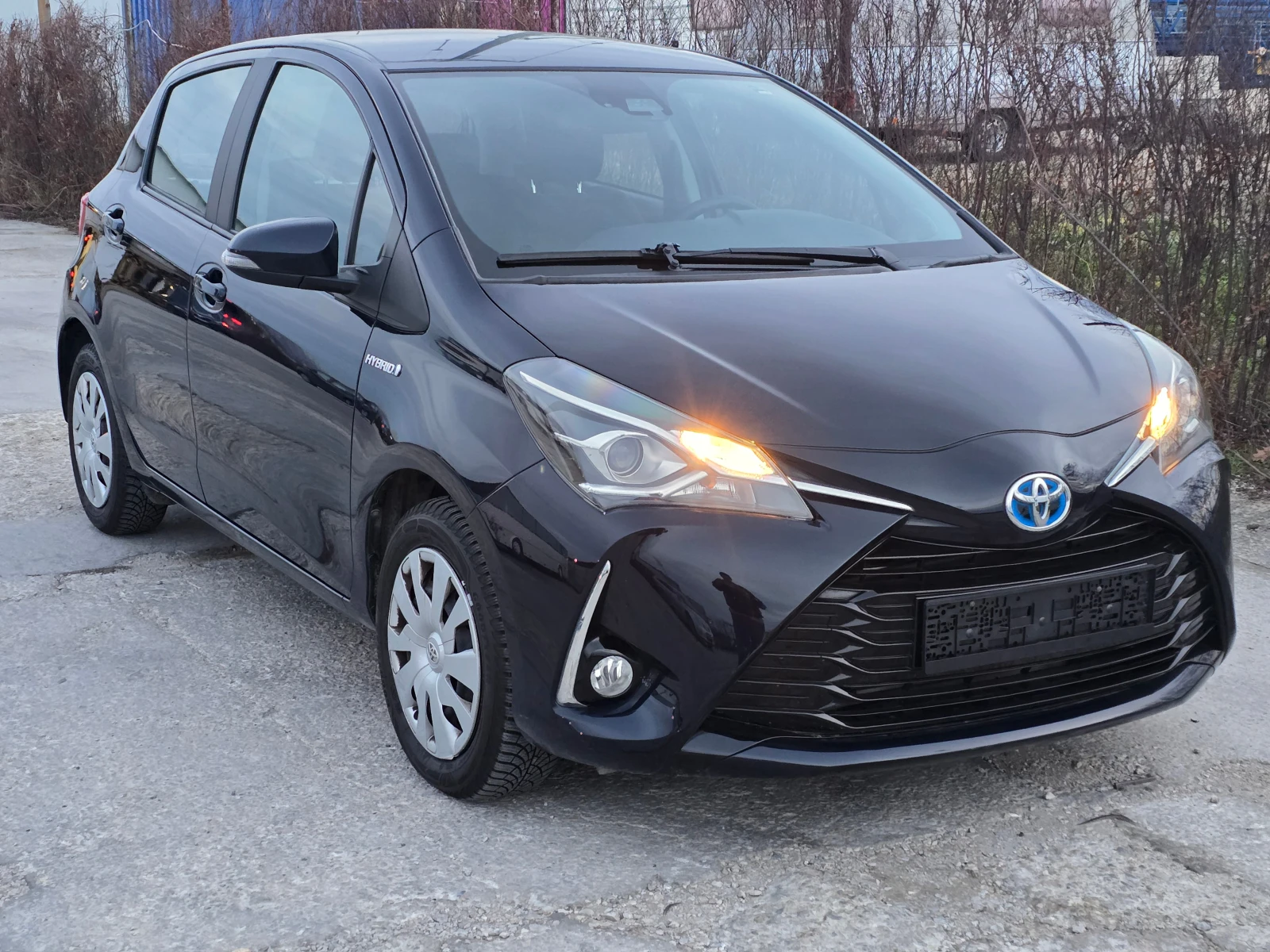 Toyota Yaris 1.5 Hybrid COOL  - [1] 