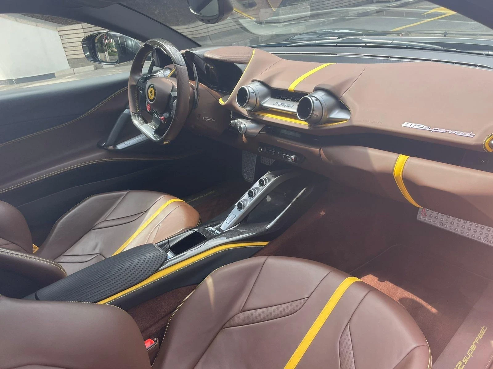 Ferrari 812 Superfast  - изображение 6