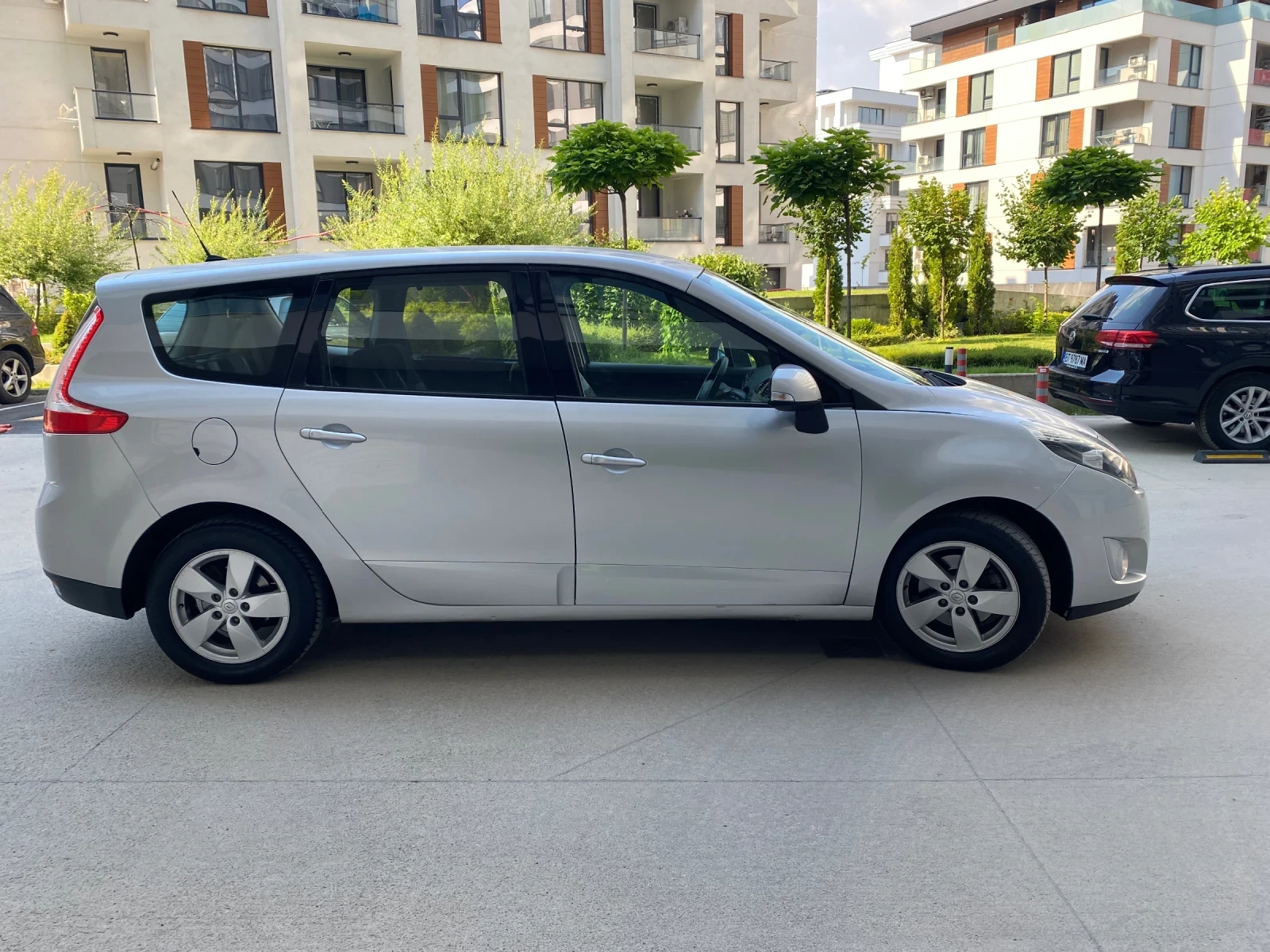 Renault Grand scenic 1.5 DCI 110ph* EURO 5A* 7М* НАВИ* КОЖА* ОБСЛУЖЕН*  - изображение 8
