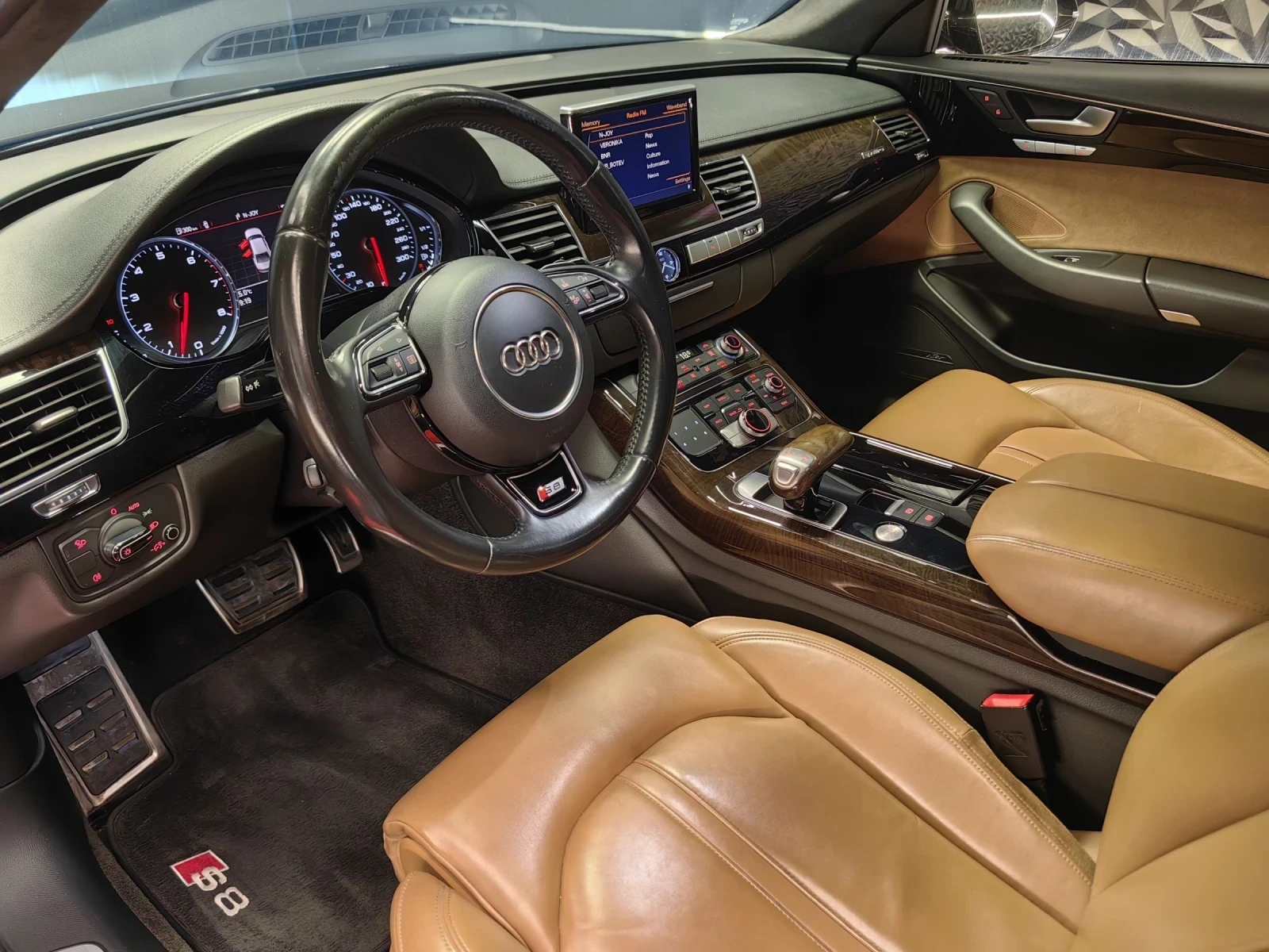Audi A8 МATRIX 3.0 TFSI/SUPERCHARGED/S8 OPTIC/РЕГ/ЛИЗИНГ/ | Mobile.bg — изображение 11