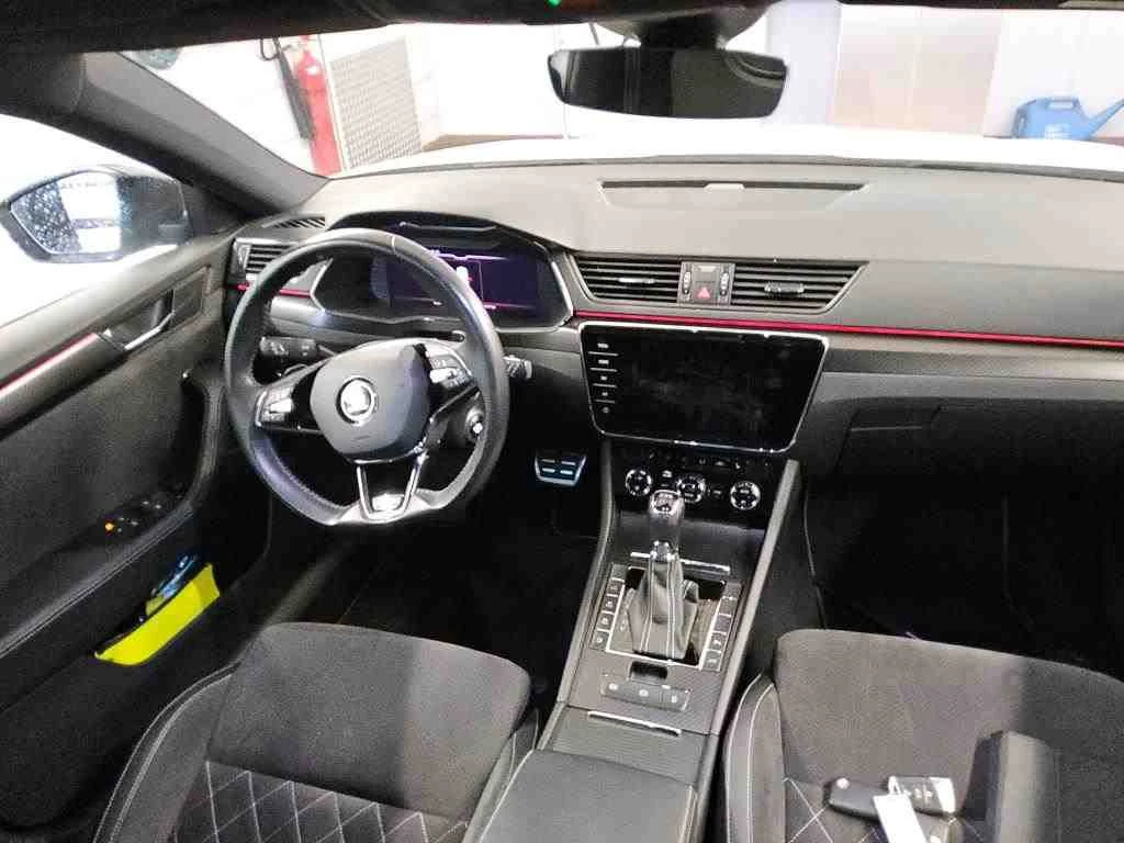 Skoda Superb 1.4 TSI/P-HEV/SPORT LINE - изображение 5