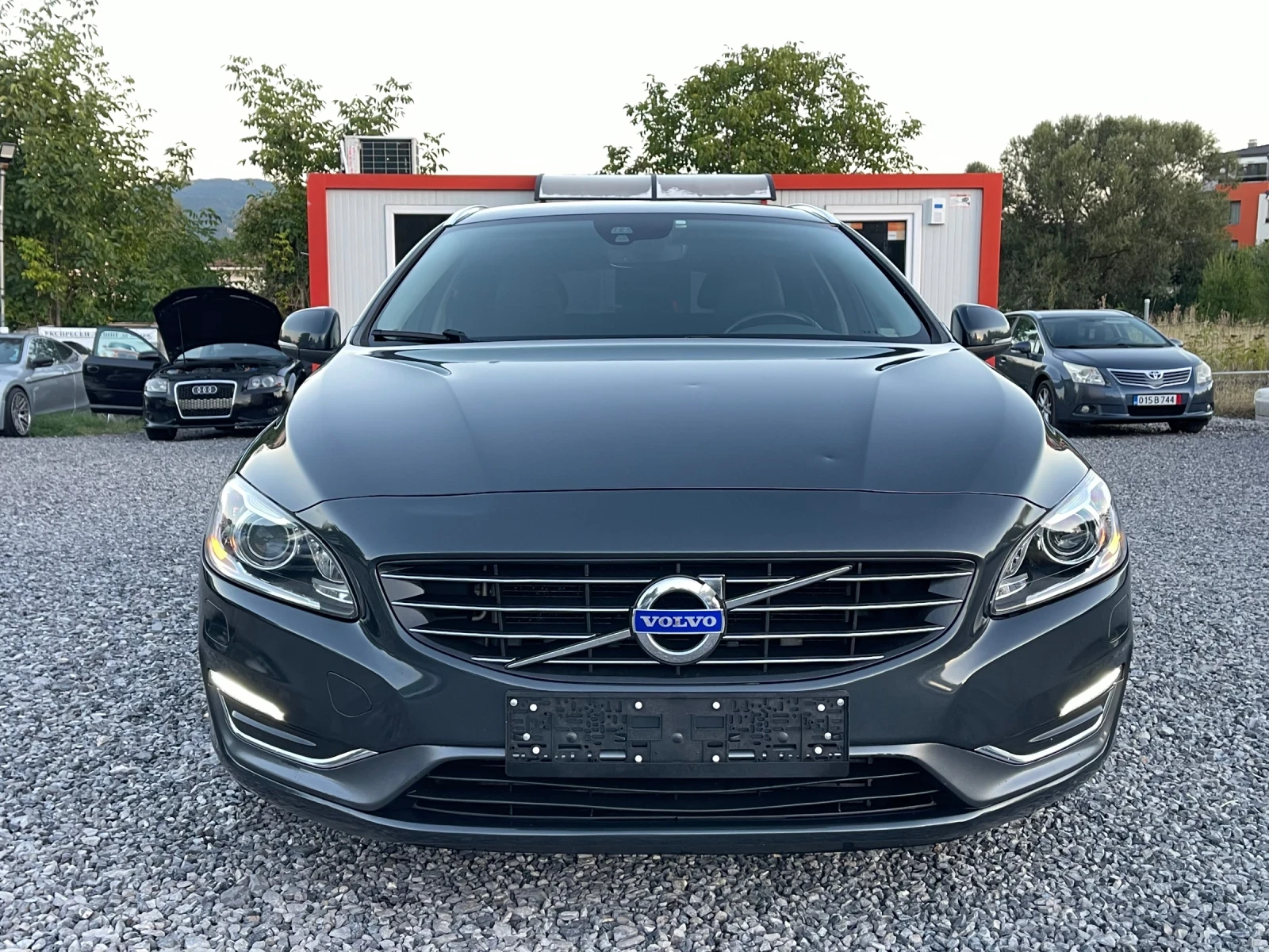 Volvo V60 D4, 2.0, 181Hp, Автоматик, Навигация, Кожа, Памет - изображение 3