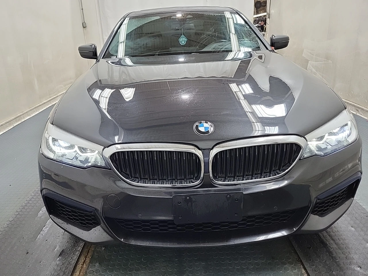 BMW 540 * АВТО КРЕДИТ* ЦЕНА ДО БГ * СЕРВИЗНА ИСТОРИЯ *  - изображение 2