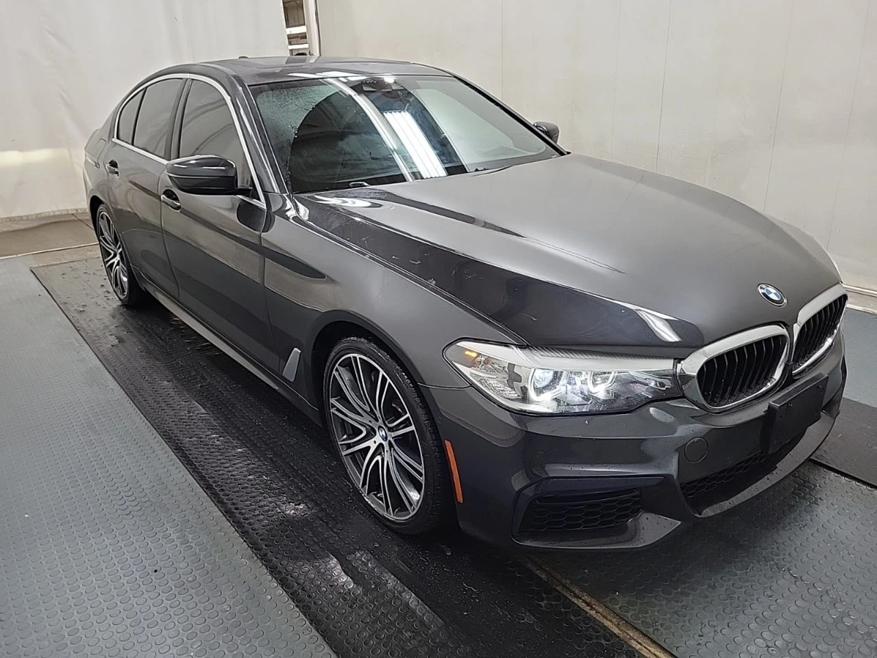 BMW 540 * АВТО КРЕДИТ* ЦЕНА ДО БГ * СЕРВИЗНА ИСТОРИЯ *  - изображение 3