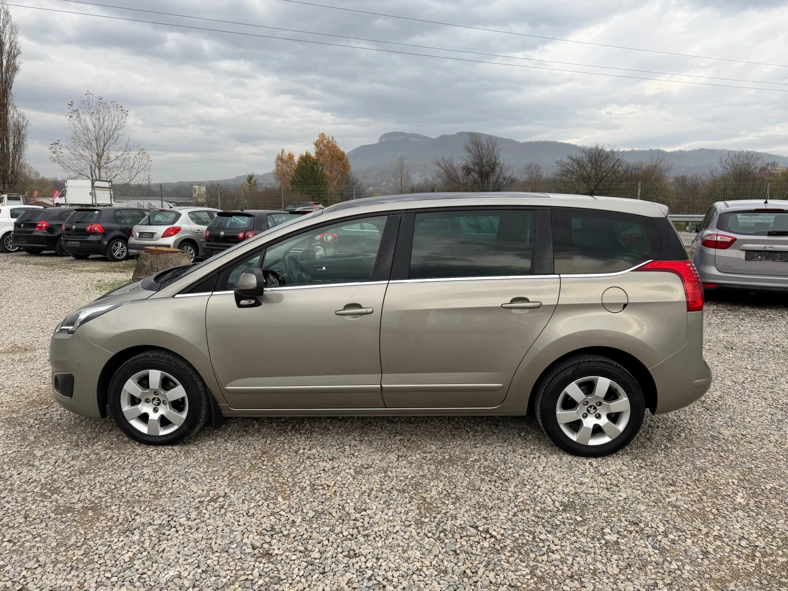 Peugeot 5008 1.6HDI-115PS-АВТОМАТ-НАВИ  - изображение 8