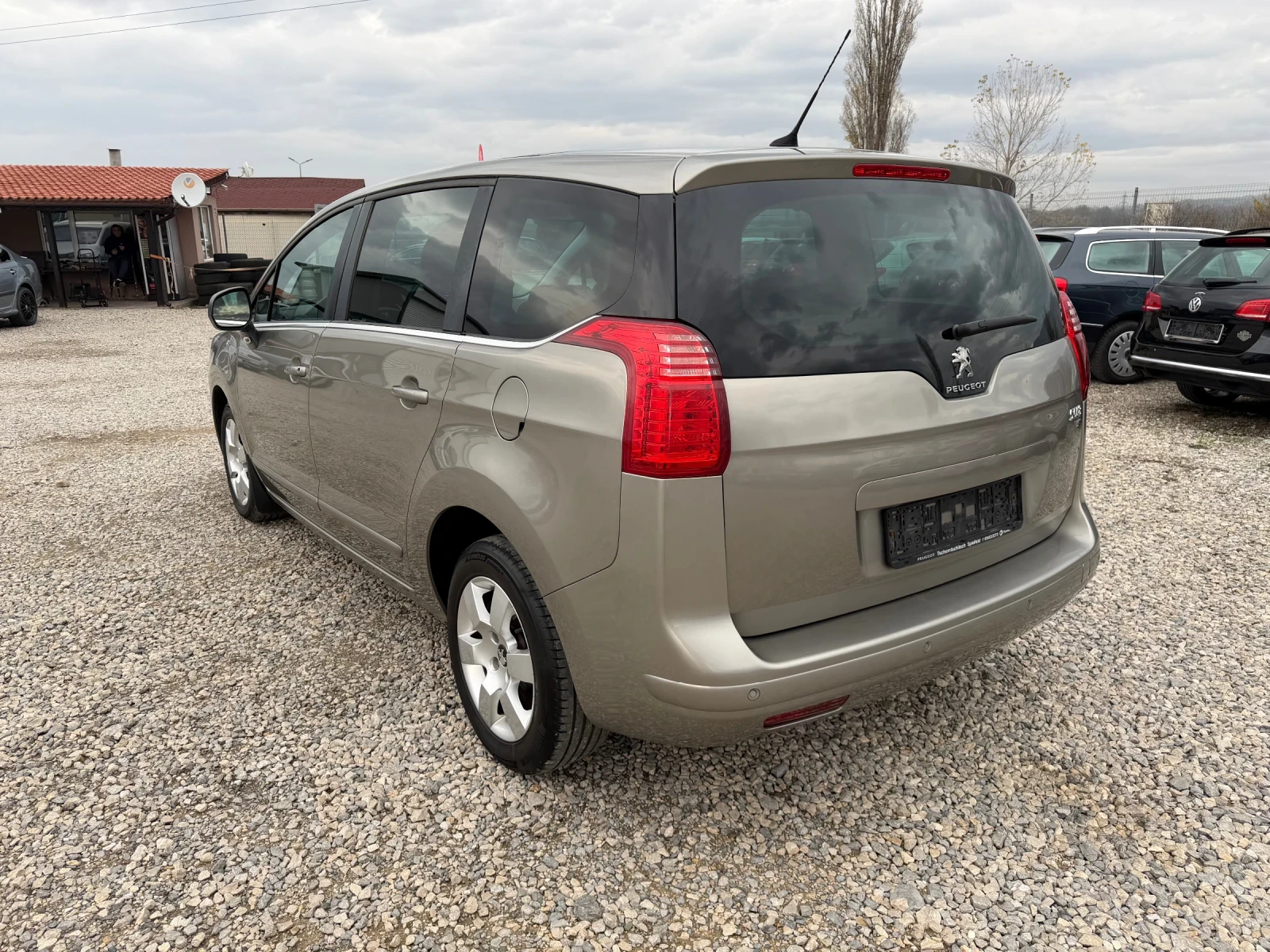 Peugeot 5008 1.6HDI-115PS-АВТОМАТ-НАВИ  - изображение 7