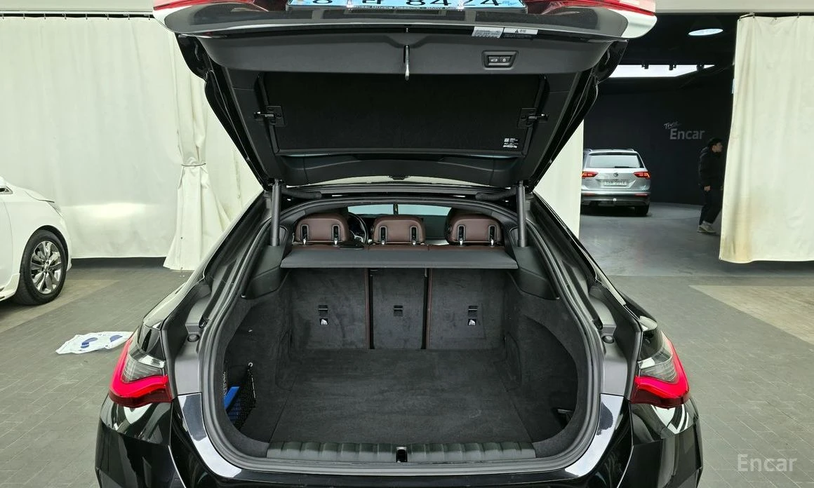 BMW i4 * eDrive40* M-SPORT PRO* , снимка 16 - Автомобили и джипове - 53963124