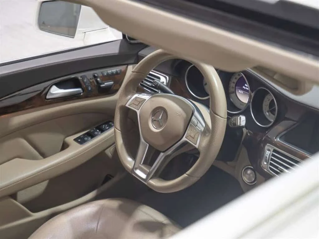 Mercedes-Benz CLS 500 550 4MATIC/Harman Kardon/Heated & Cooled seats, снимка 15 - Автомобили и джипове - 54032596