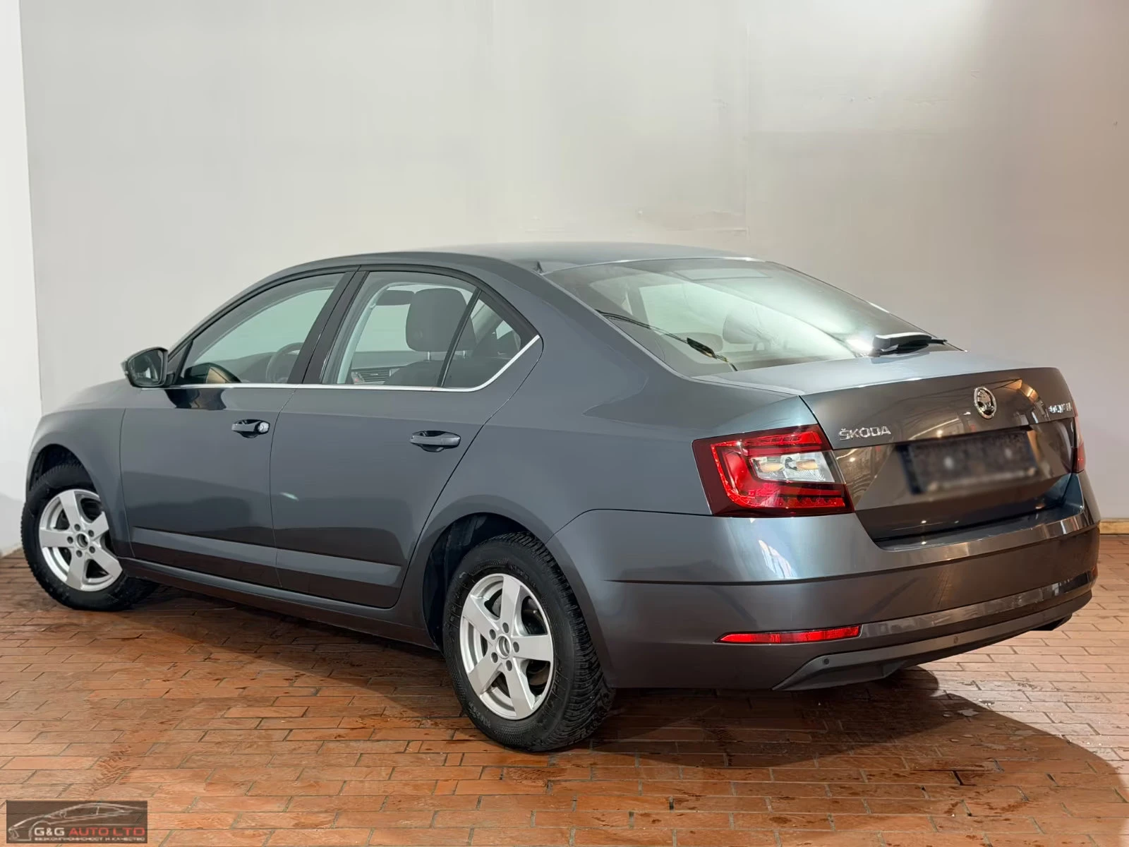 Skoda Octavia STYLE/116HP/LED/NAVI/CPLAY/ACC/AMBI/123q, снимка 2 - Автомобили и джипове - 54108640
