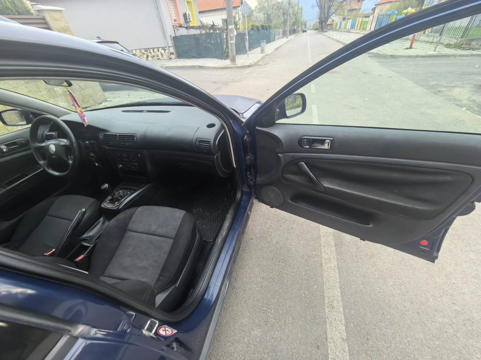 VW Passat 1.9 тди, снимка 5 - Автомобили и джипове - 54269535