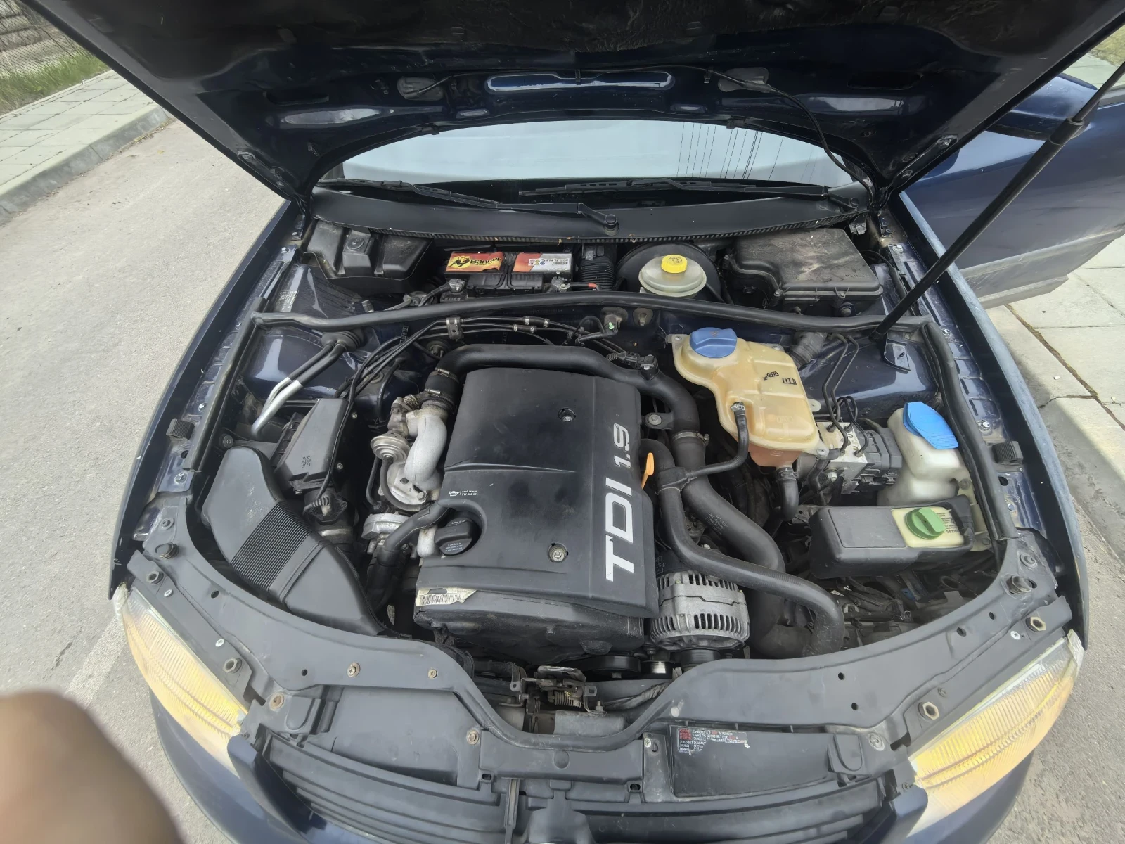 VW Passat 1.9 тди, снимка 11 - Автомобили и джипове - 54269535