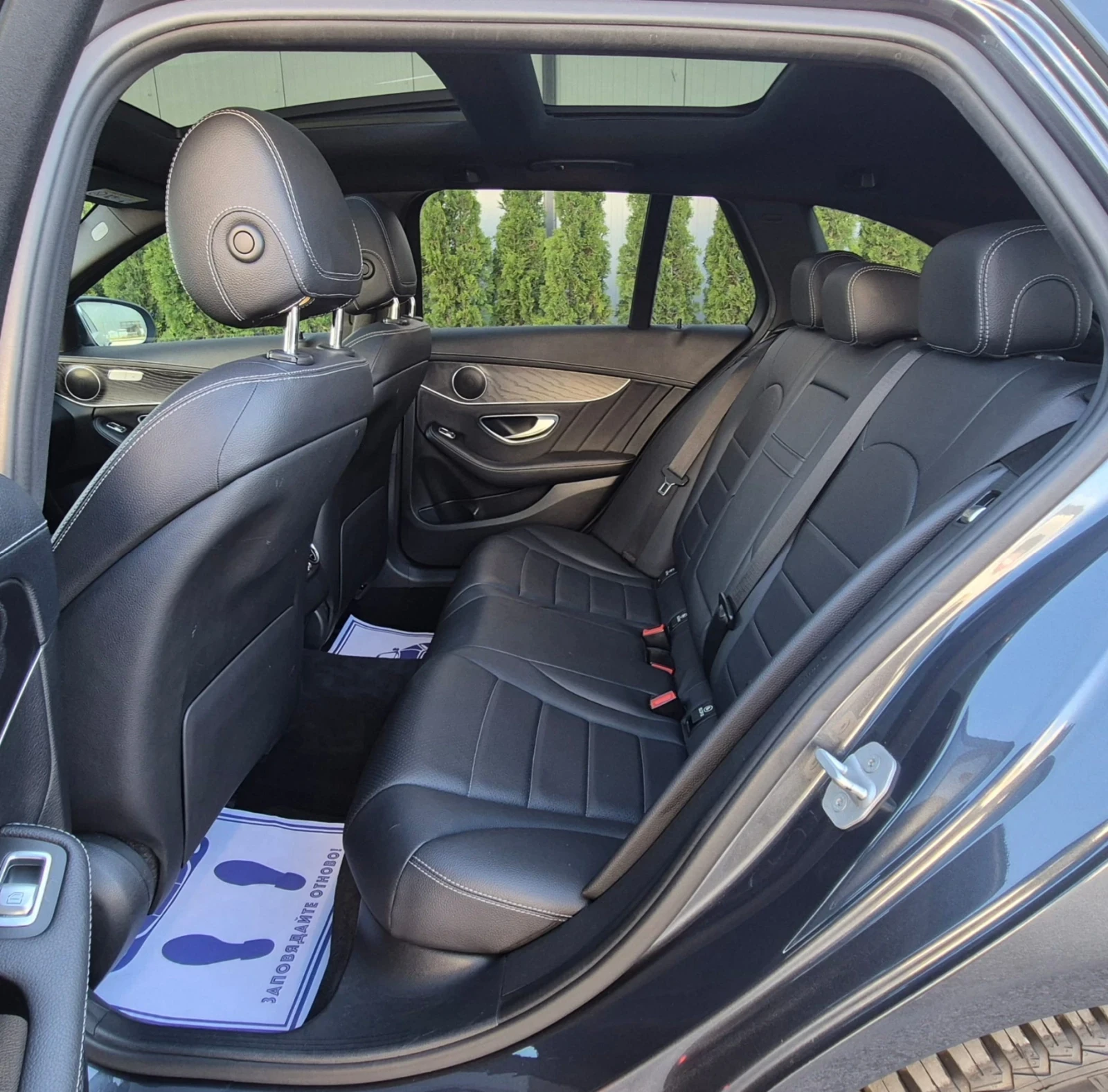 Mercedes-Benz C 220 AMG Line Pano Head-Up, снимка 11 - Автомобили и джипове - 54347256