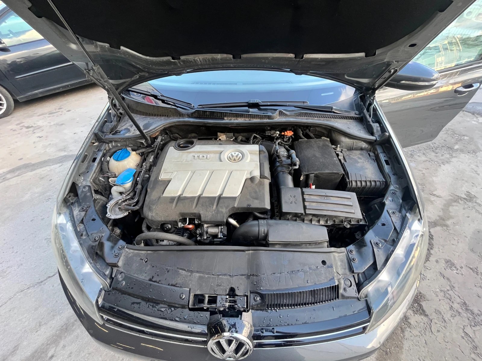 VW Golf 2.0 TDi, снимка 5 - Автомобили и джипове - 54825337
