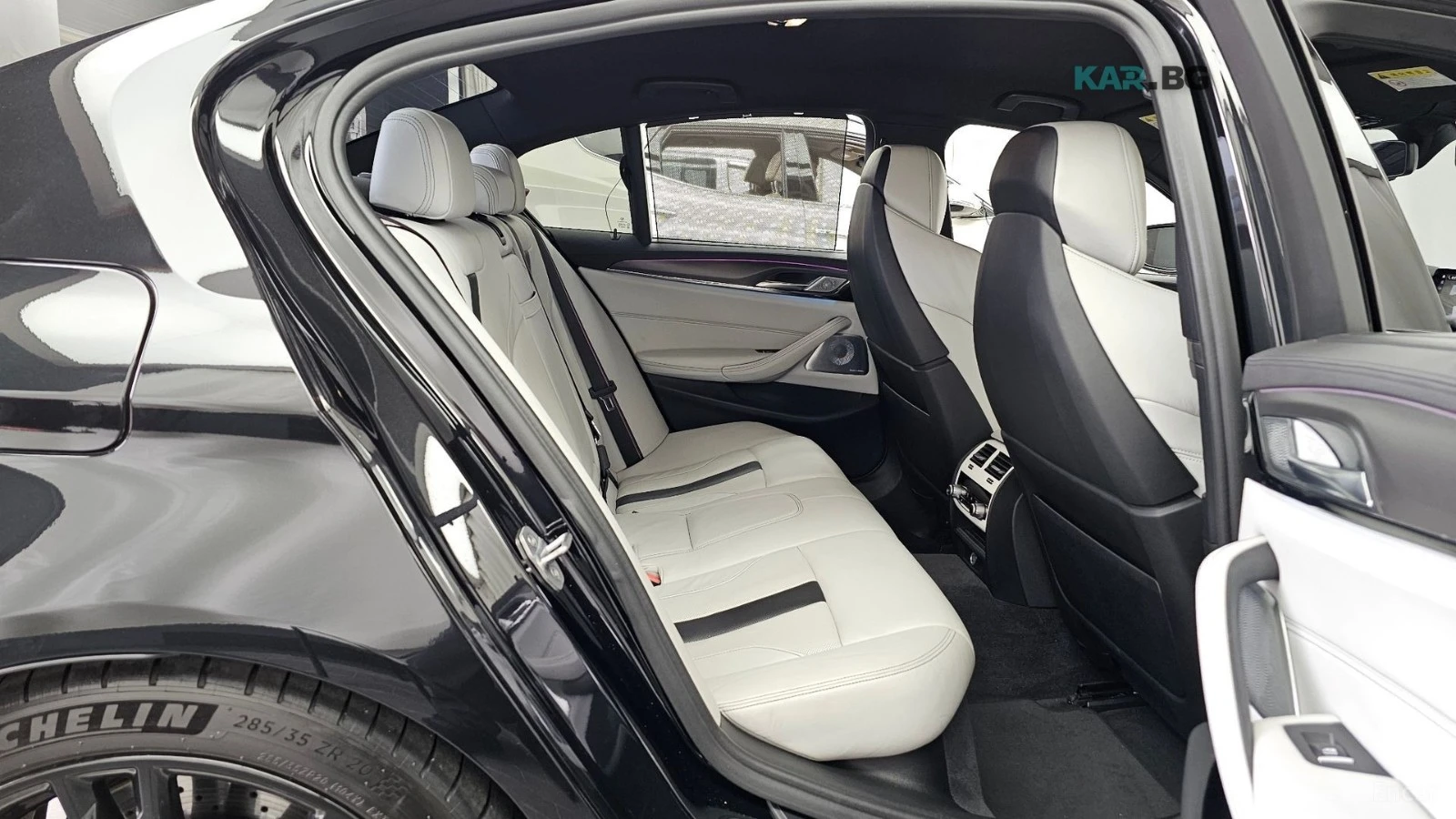 BMW M5 КОЖА* 360* НАВИ* HUD* ПОДГРЕВ* ОБДУХВ, снимка 12 - Автомобили и джипове - 54905848