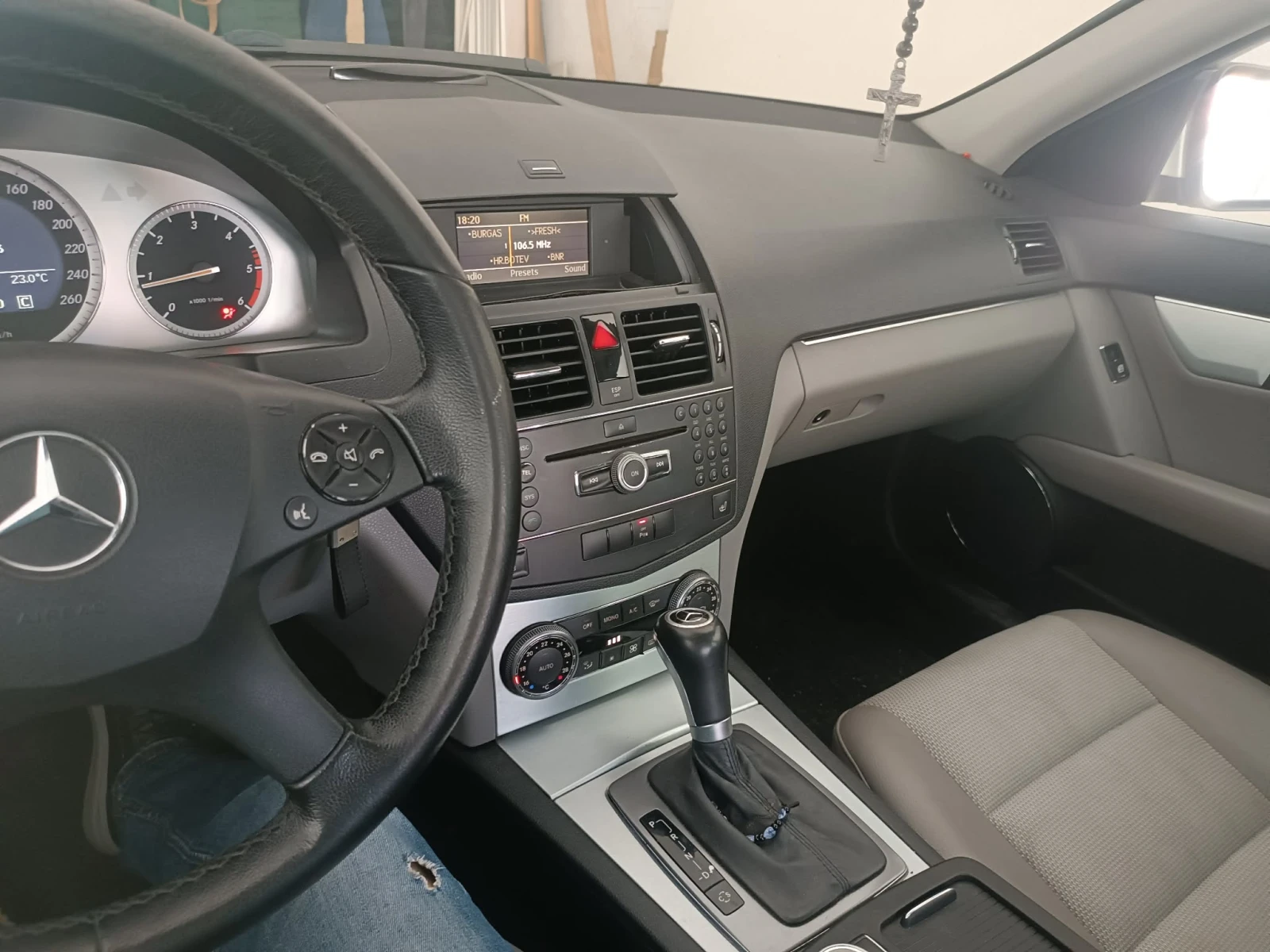 Mercedes-Benz C 220, снимка 11 - Автомобили и джипове - 54974318