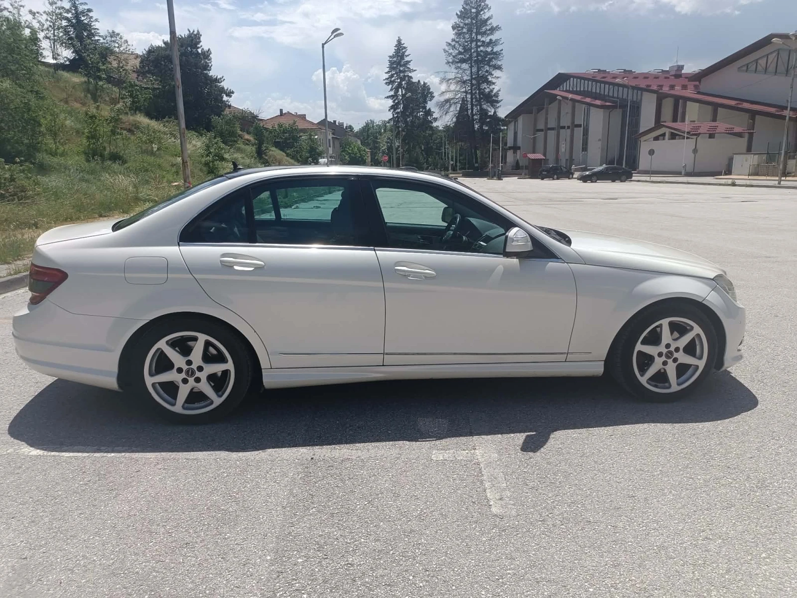 Mercedes-Benz C 220, снимка 8 - Автомобили и джипове - 54974318