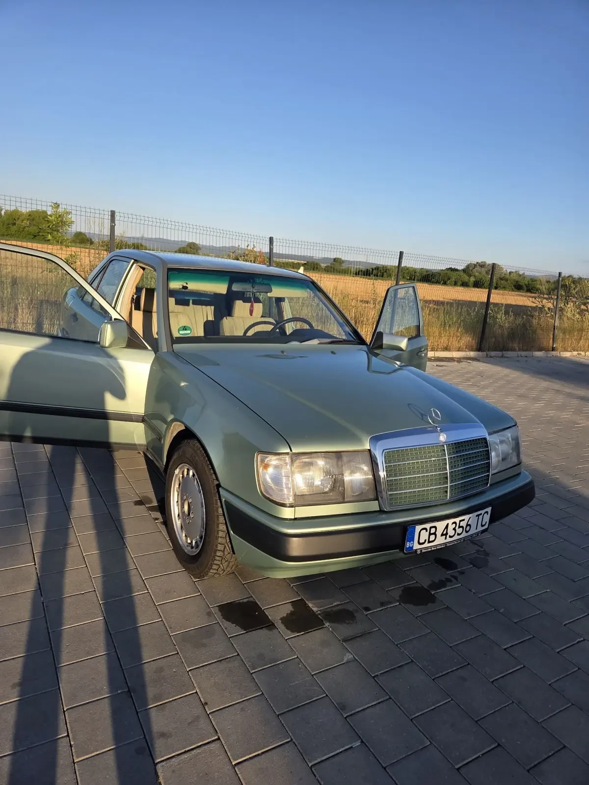 Mercedes-Benz 124 2.6, снимка 2 - Автомобили и джипове - 55237057
