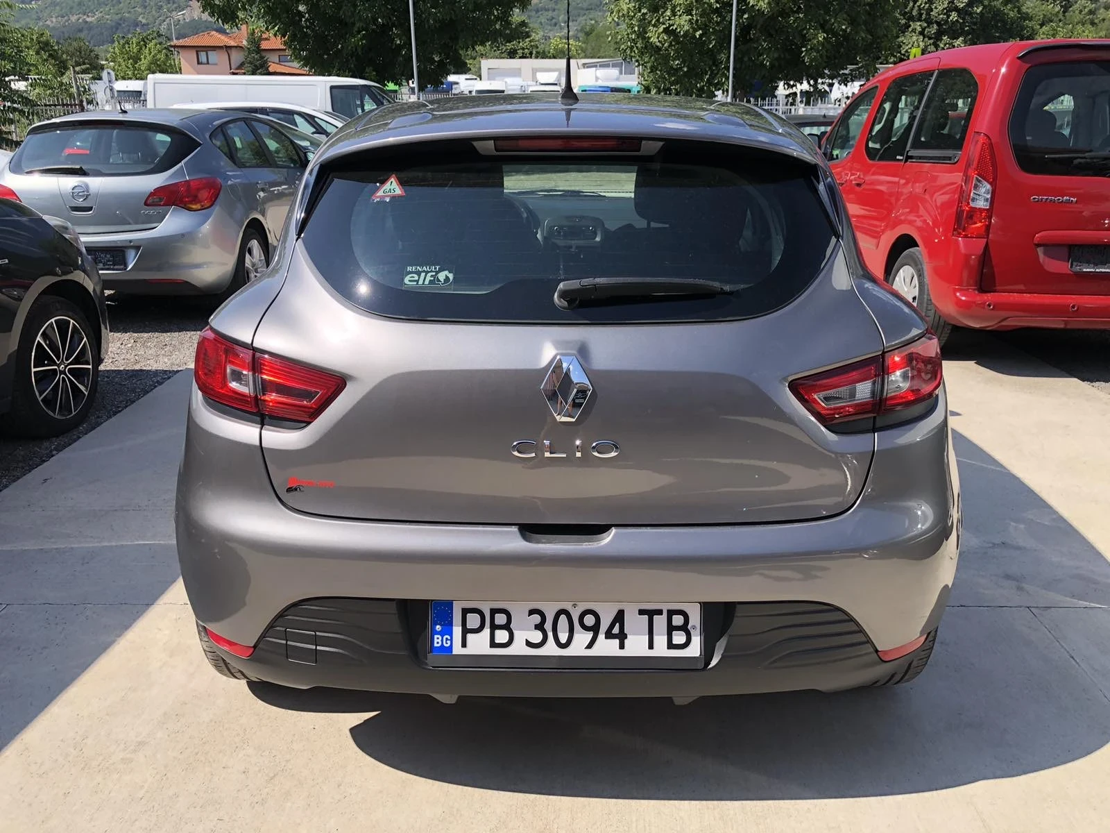 Renault Clio, снимка 3 - Автомобили и джипове - 55408885